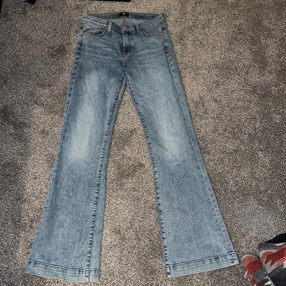 • 7 For All Mankind •